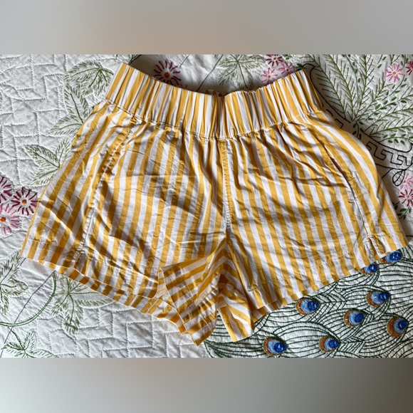 AYR Staycation Shorts in XS - Picture 1 of 3